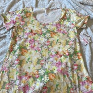 NWT. LuLaRoe classic t. Small